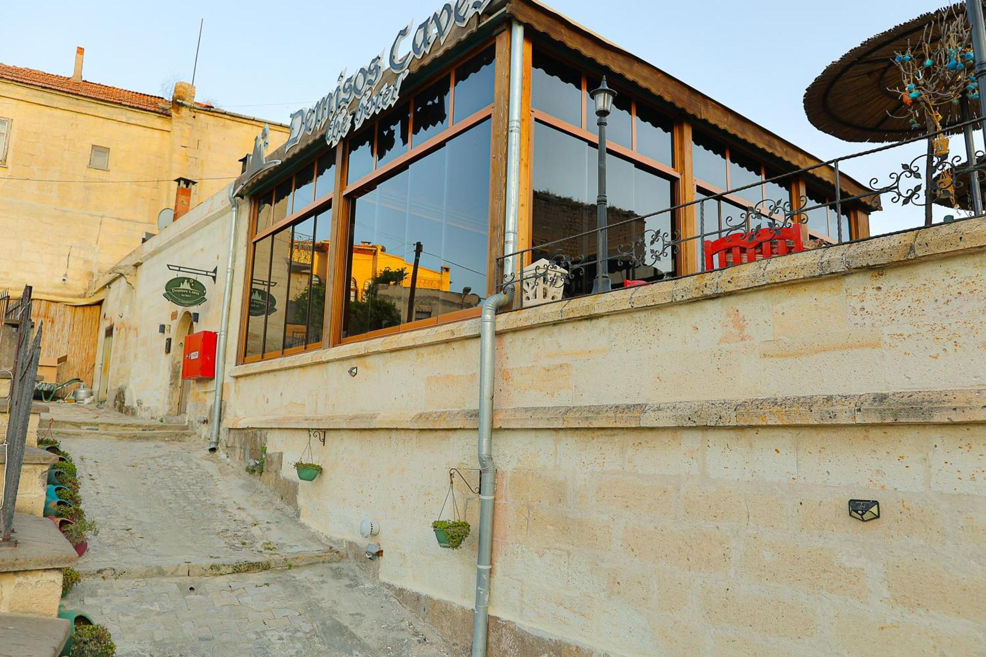 Demisos Caves Hotel Ürgüp Bagian luar foto
