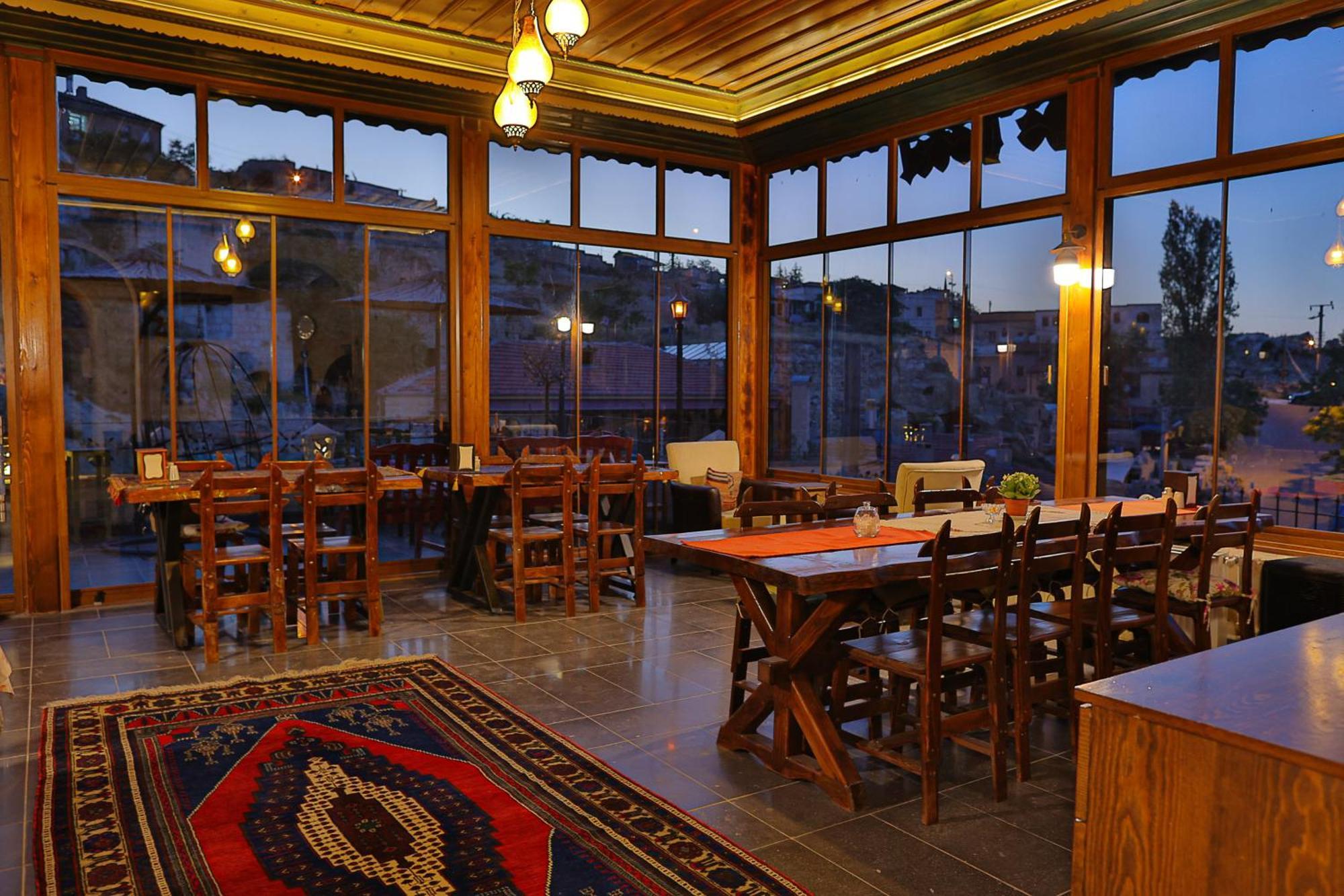 Demisos Caves Hotel Ürgüp Bagian luar foto