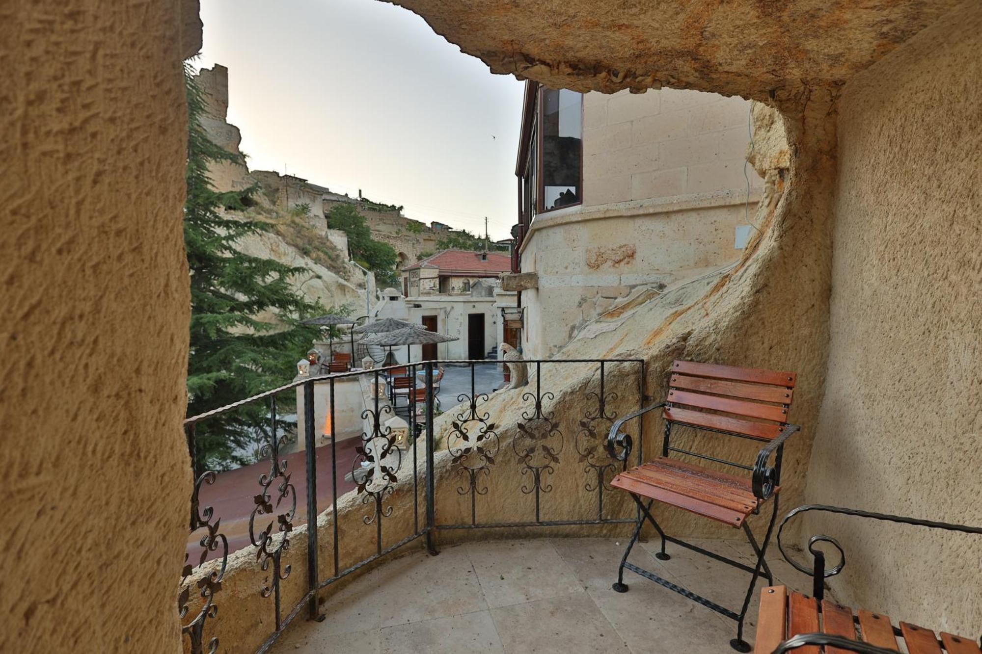 Demisos Caves Hotel Ürgüp Bagian luar foto