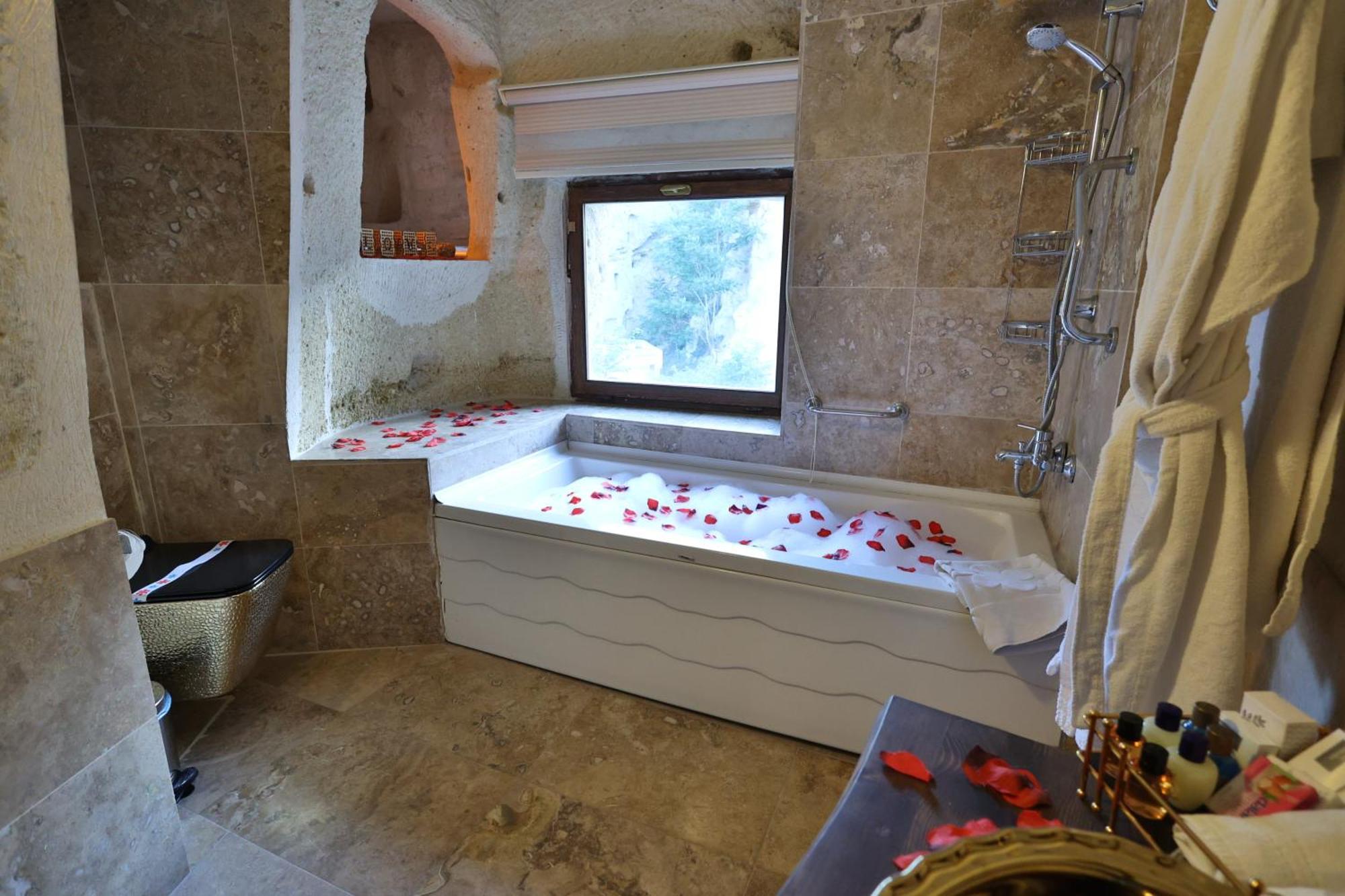 Demisos Caves Hotel Ürgüp Bagian luar foto