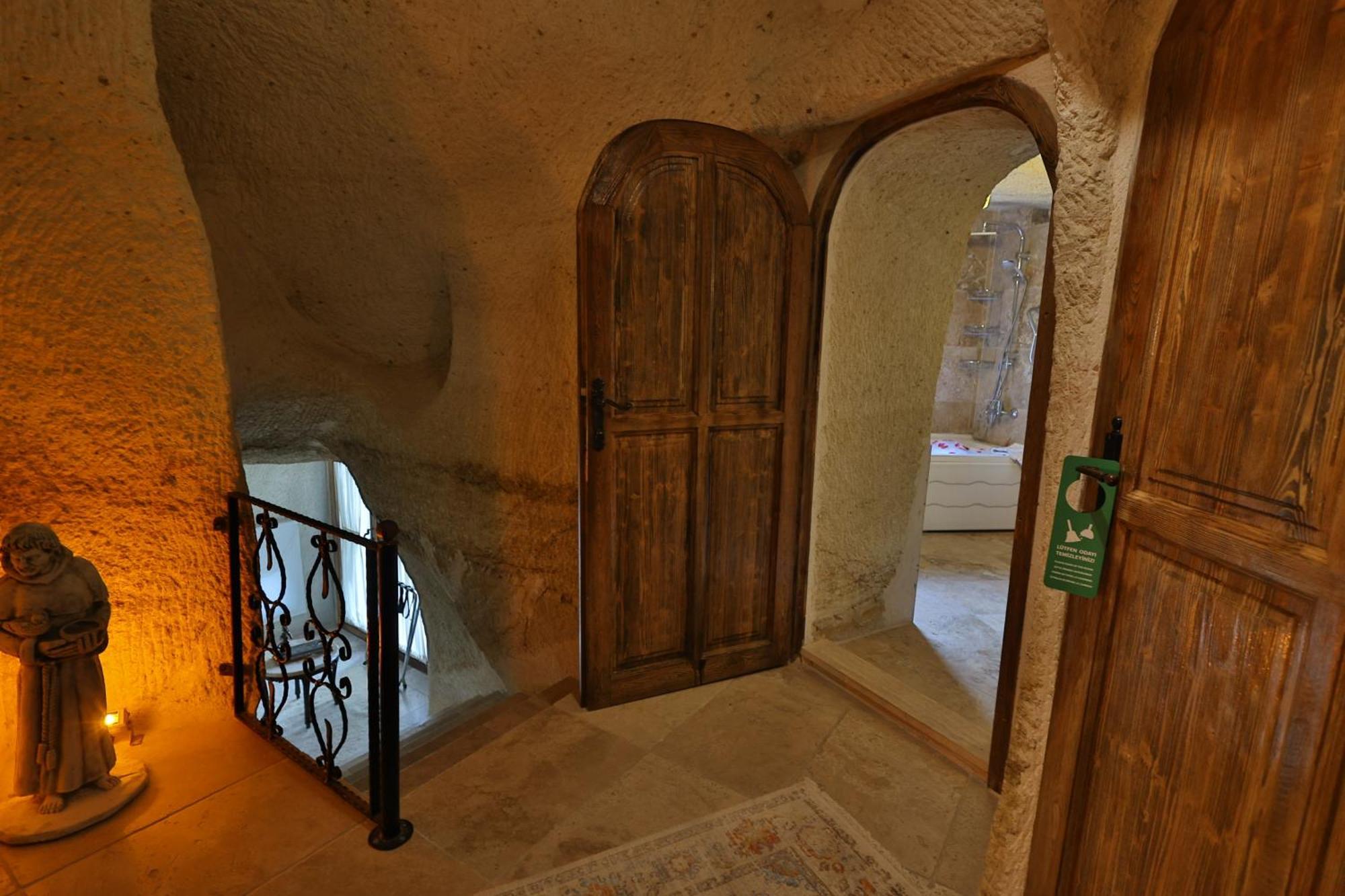 Demisos Caves Hotel Ürgüp Bagian luar foto
