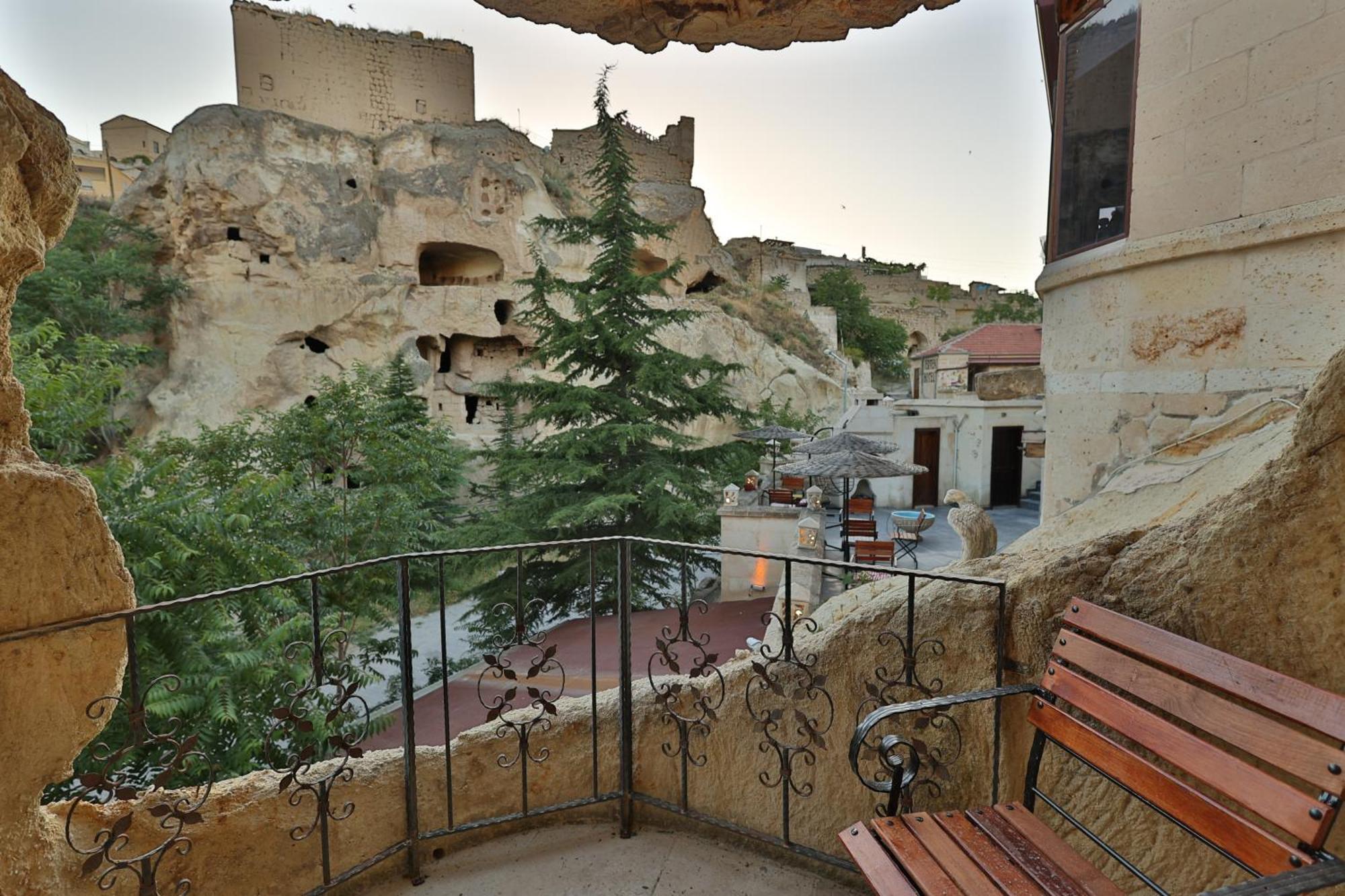 Demisos Caves Hotel Ürgüp Bagian luar foto