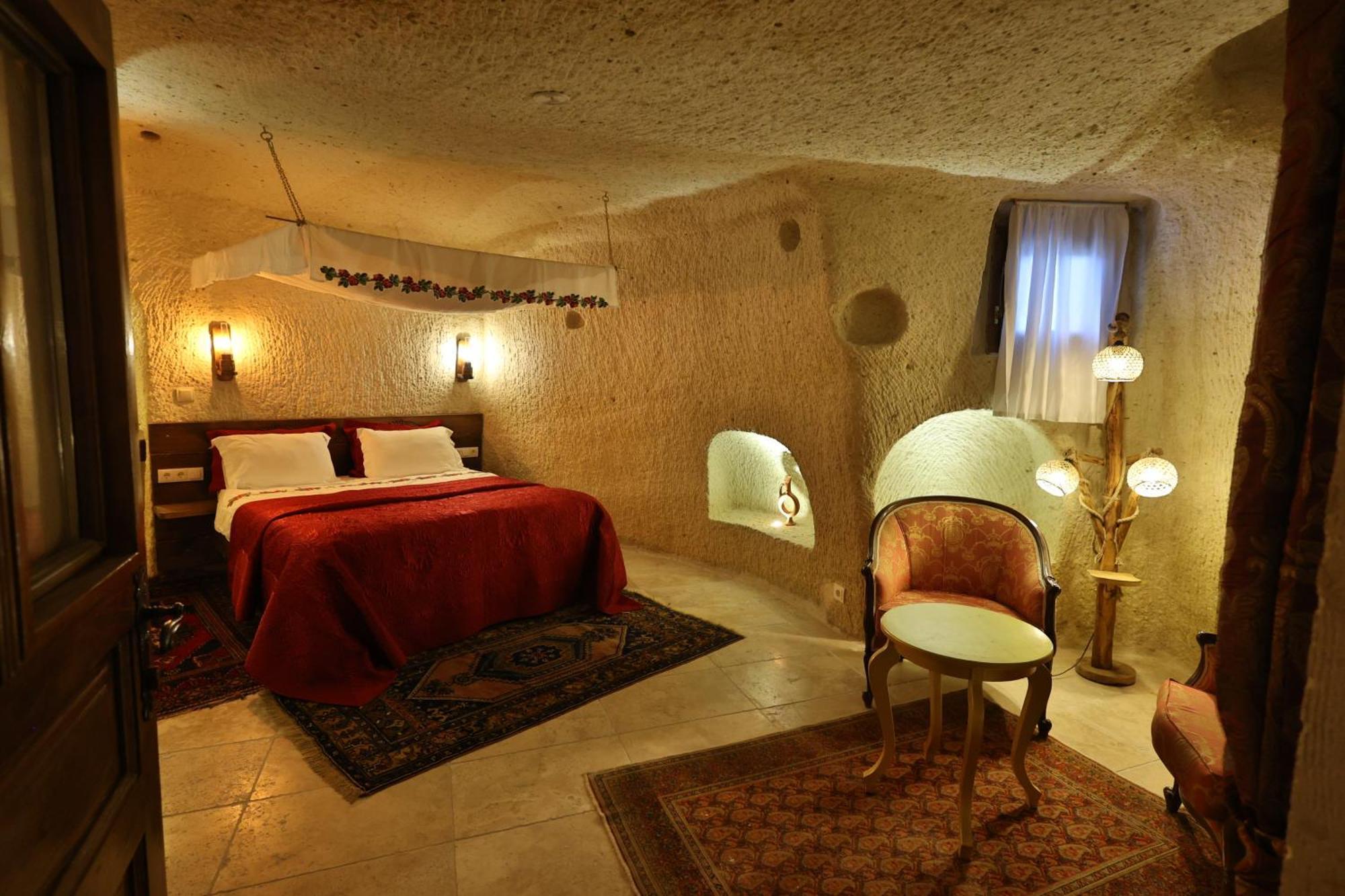 Demisos Caves Hotel Ürgüp Bagian luar foto