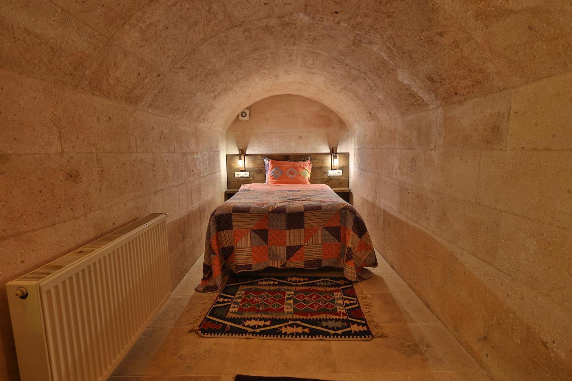 Demisos Caves Hotel Ürgüp Bagian luar foto