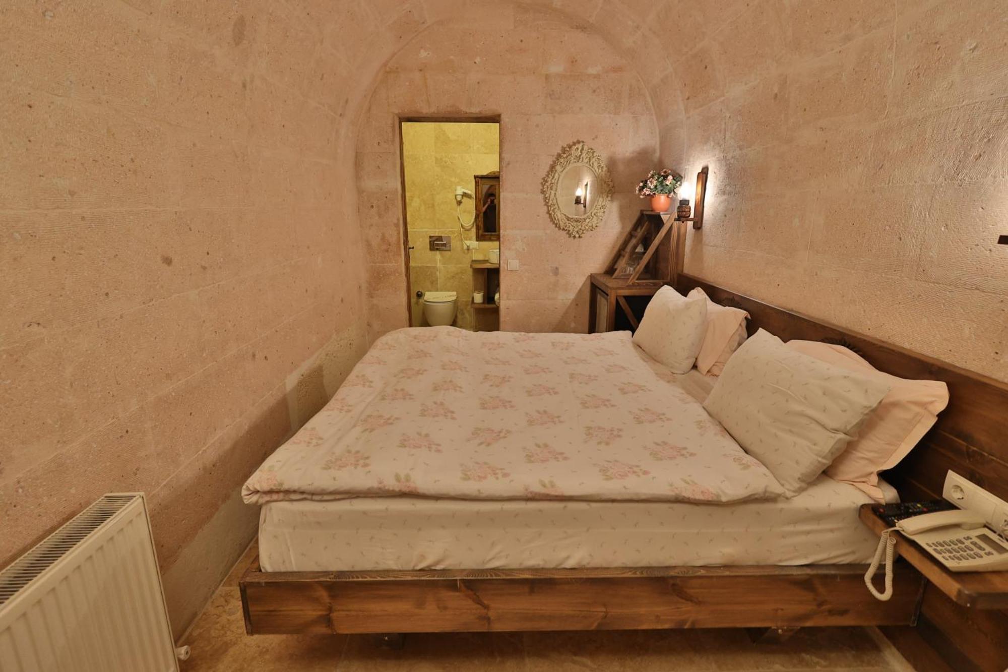 Demisos Caves Hotel Ürgüp Bagian luar foto