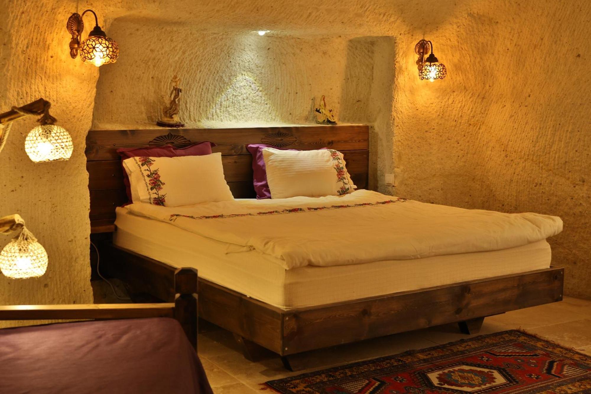 Demisos Caves Hotel Ürgüp Bagian luar foto