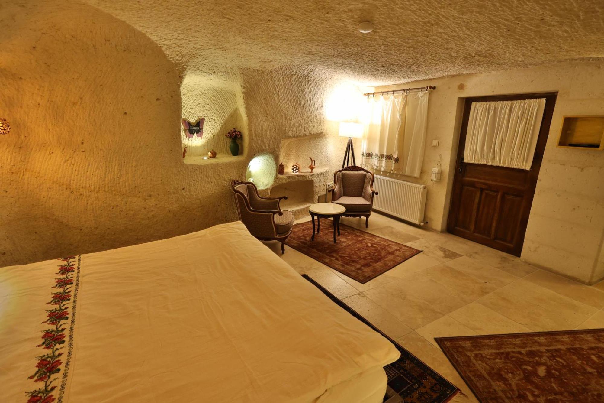 Demisos Caves Hotel Ürgüp Bagian luar foto