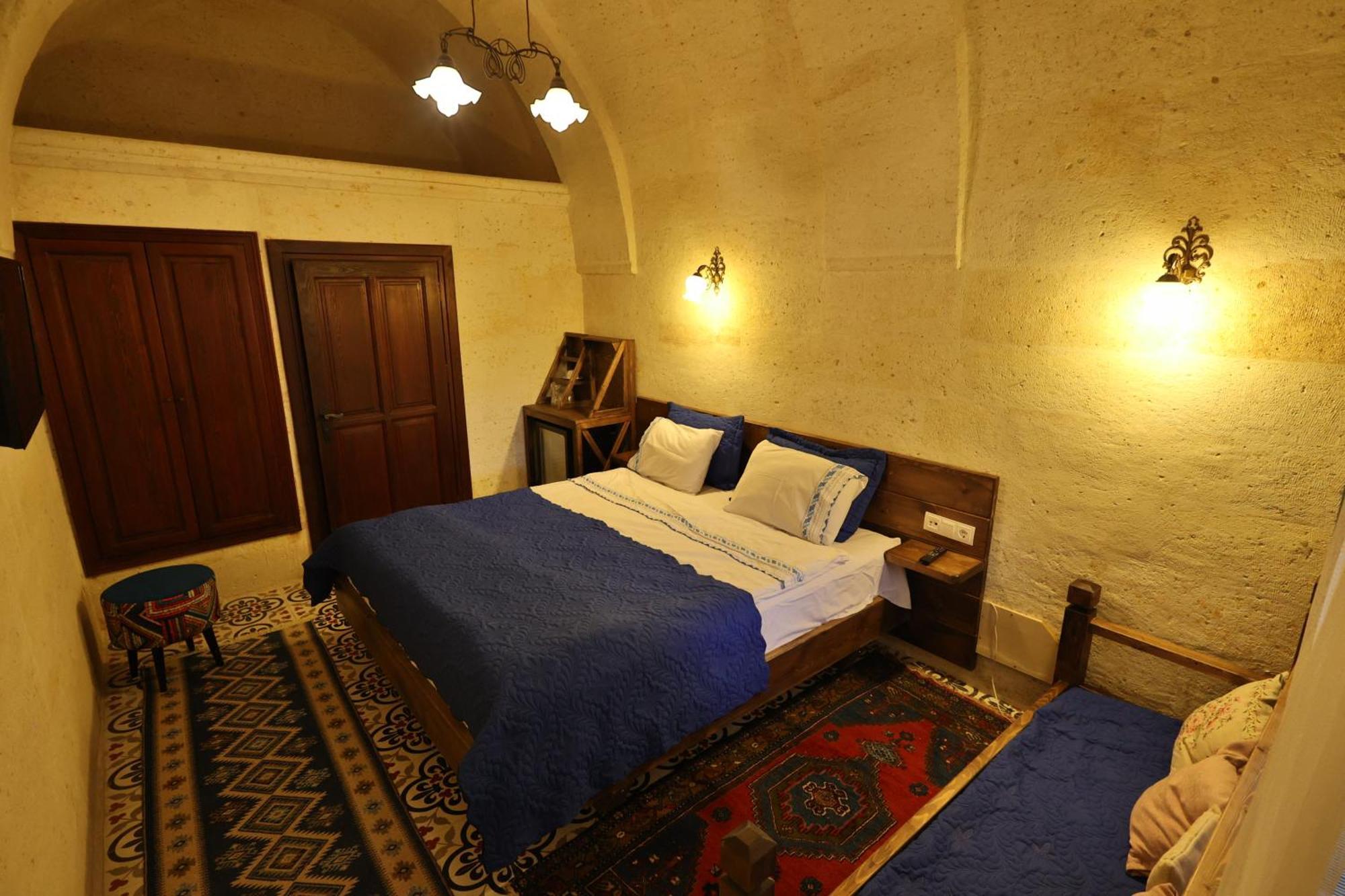 Demisos Caves Hotel Ürgüp Bagian luar foto